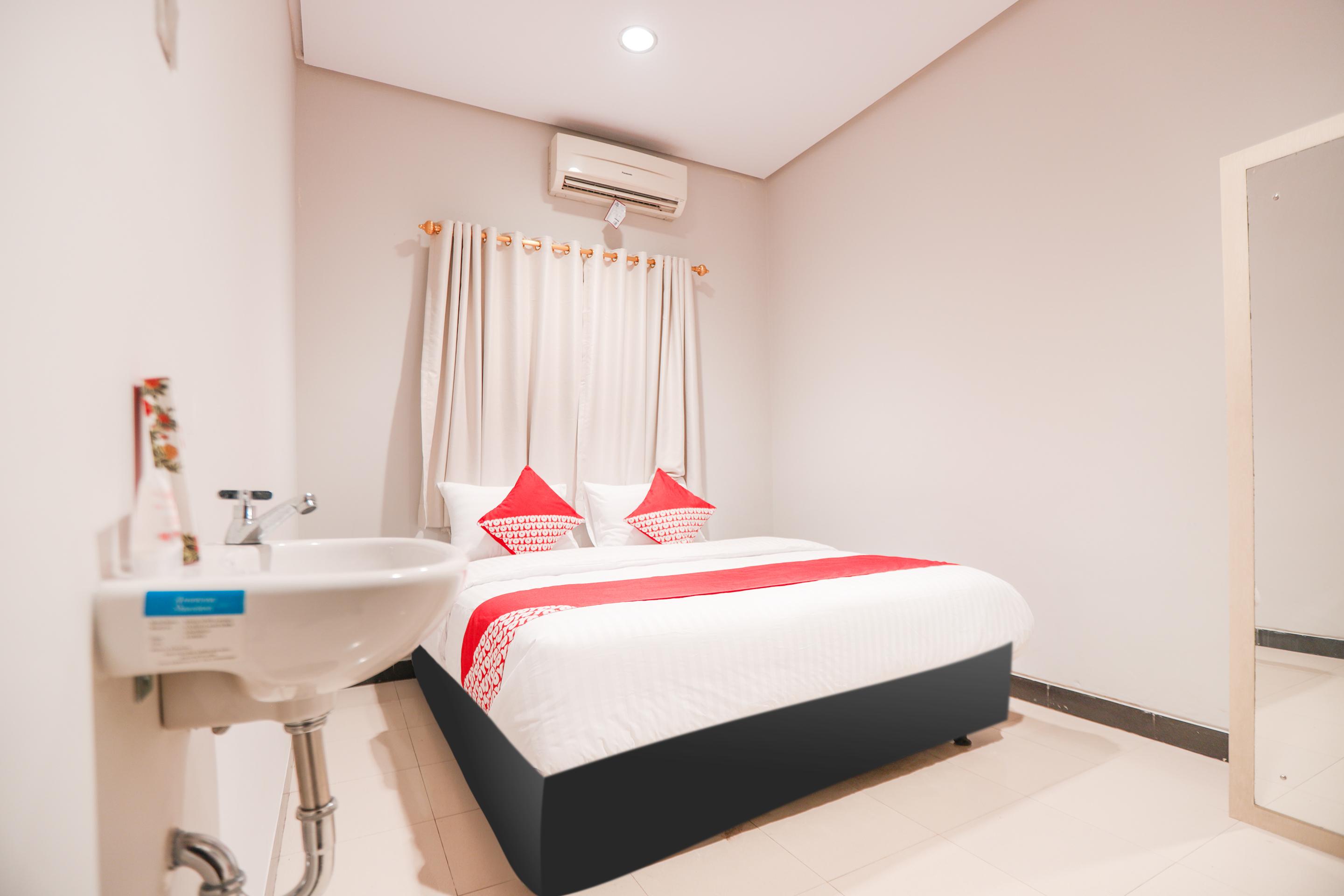 Oyo 148 Cempaka Place Homestay Jakarta Buitenkant foto
