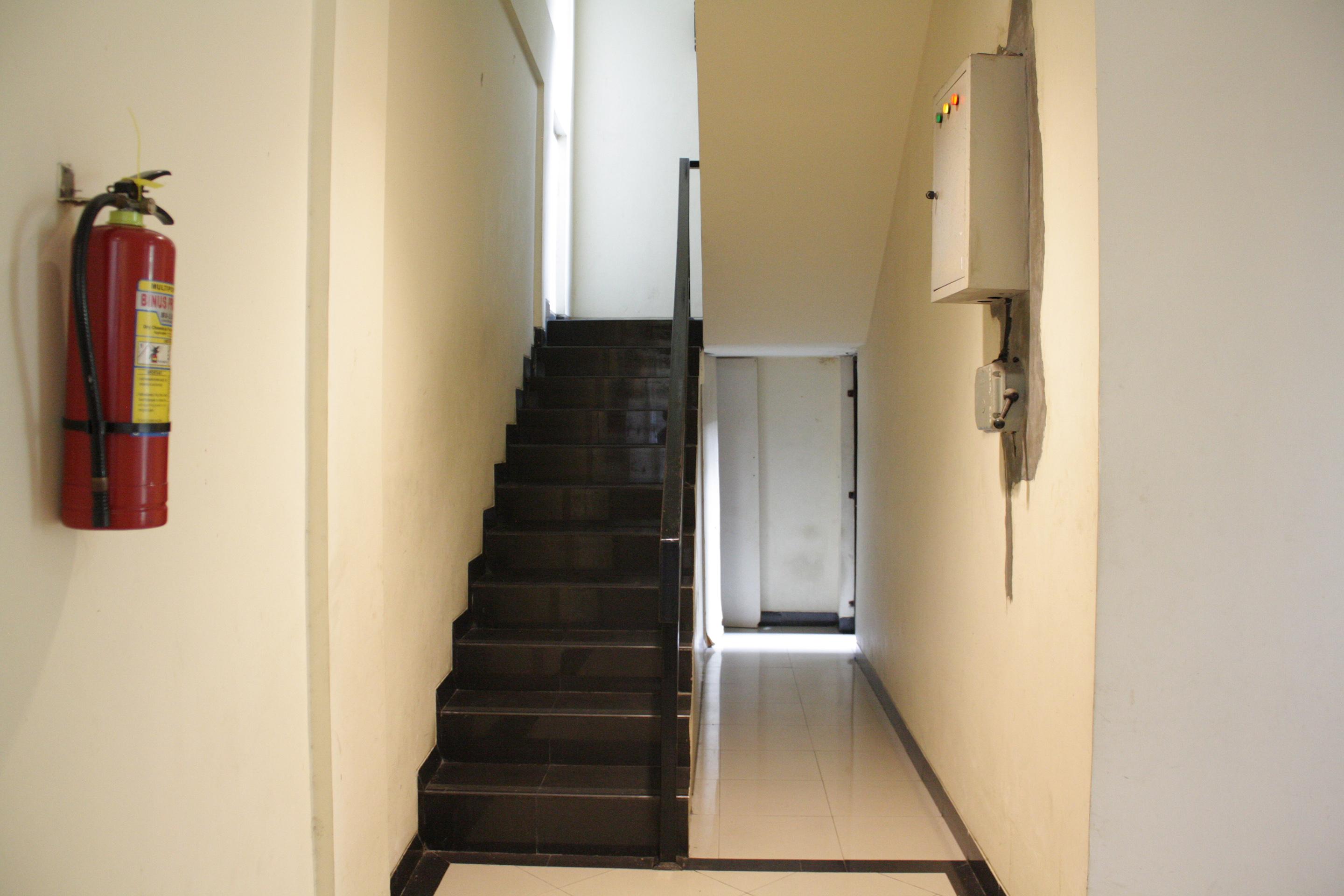 Oyo 148 Cempaka Place Homestay Jakarta Buitenkant foto