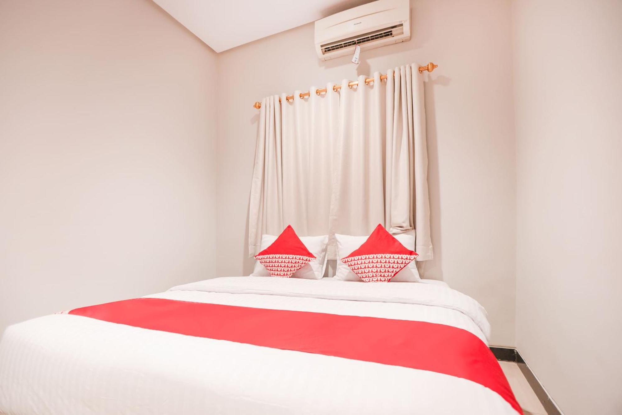 Oyo 148 Cempaka Place Homestay Jakarta Buitenkant foto