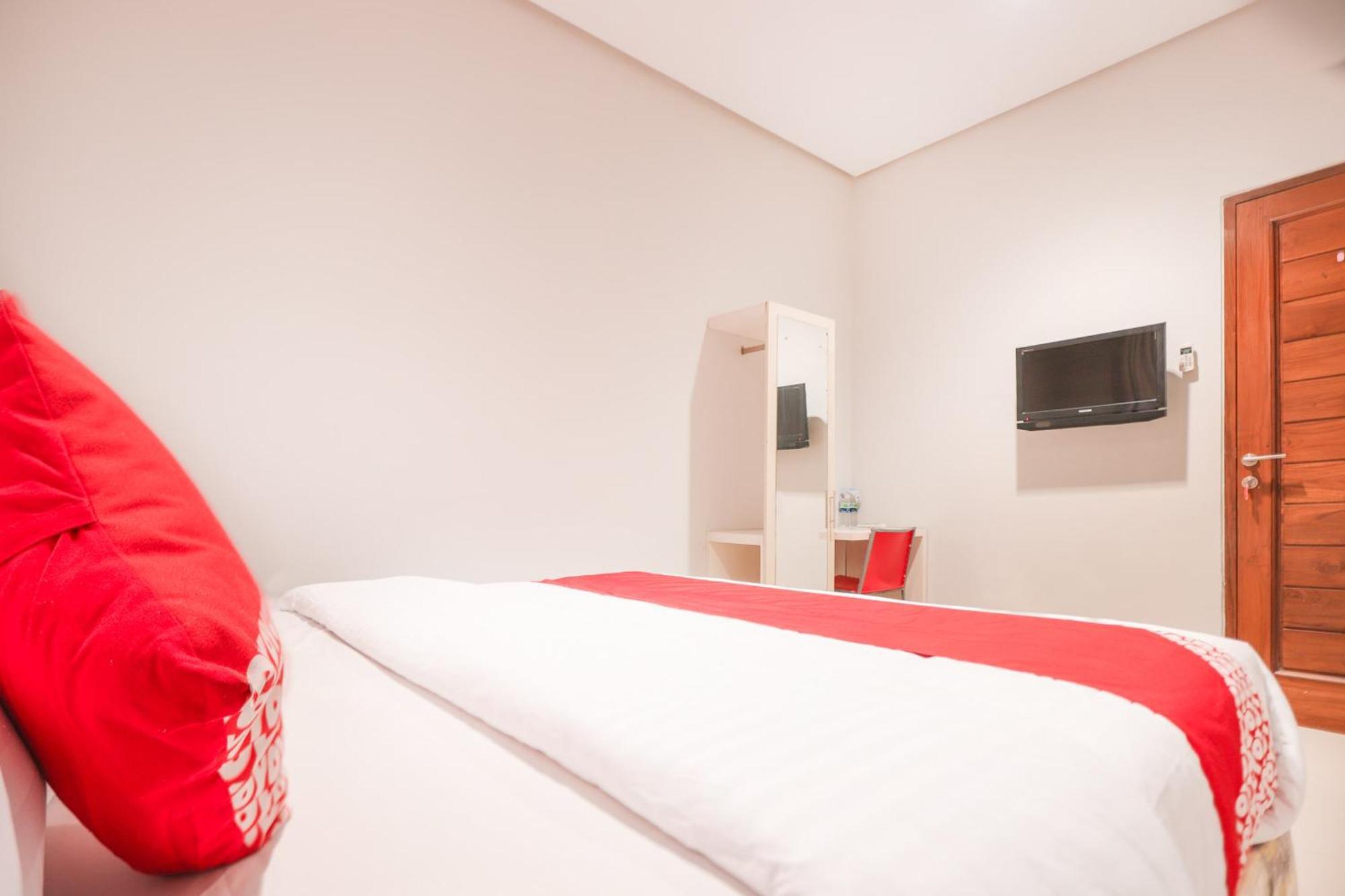 Oyo 148 Cempaka Place Homestay Jakarta Buitenkant foto