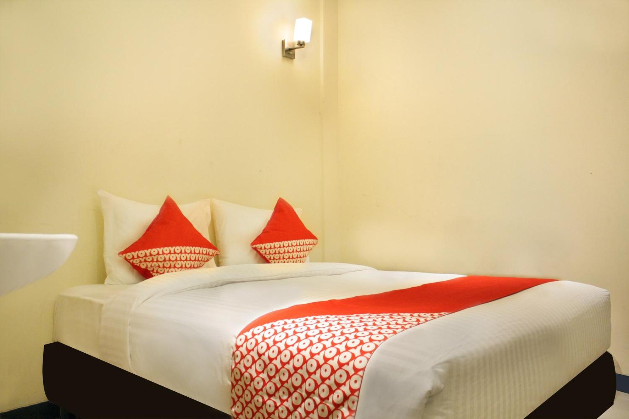 Oyo 148 Cempaka Place Homestay Jakarta Buitenkant foto