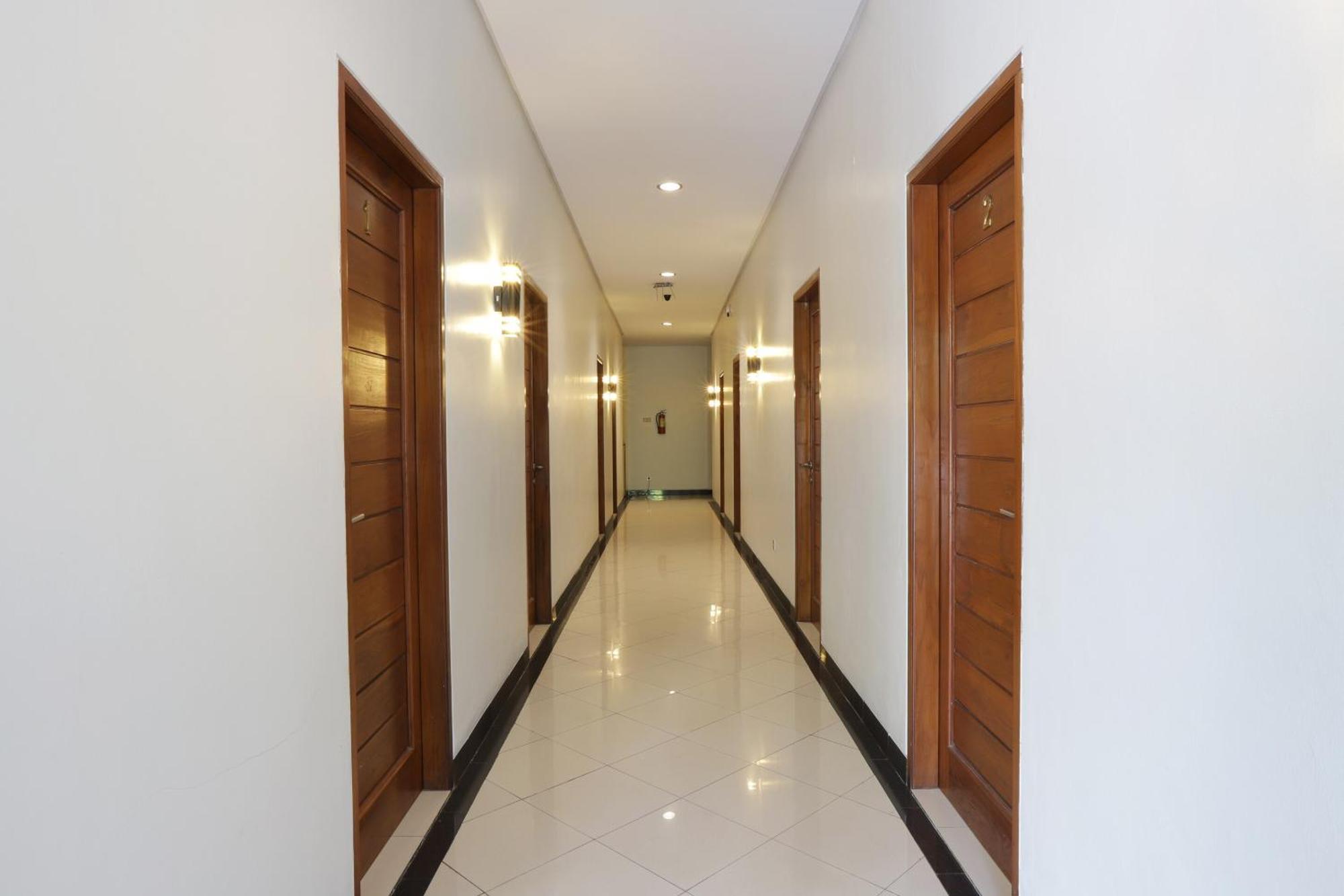 Oyo 148 Cempaka Place Homestay Jakarta Buitenkant foto